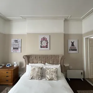 At 25 Guest house